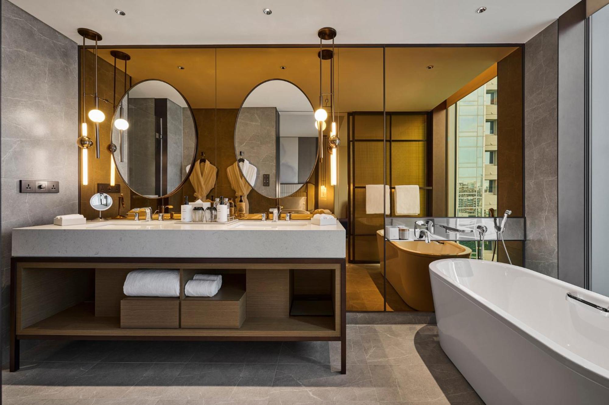 Intercontinental Taichung By Ihg Hotel Exterior photo